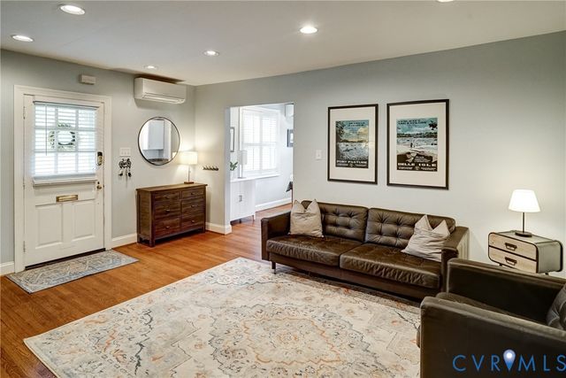 917 Pine Ridge Rd, Henrico, VA 23226