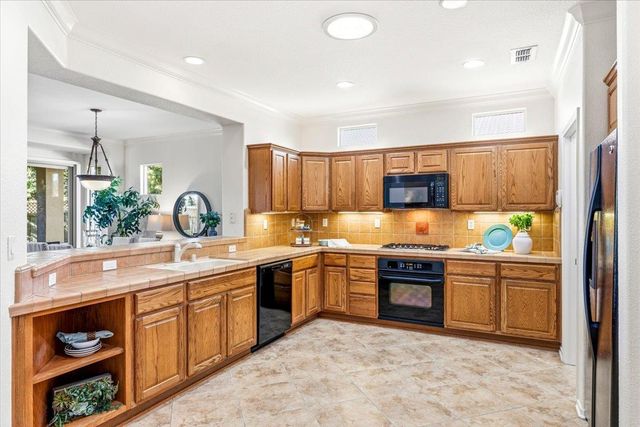 2020 Laurelhurst Ln, Lincoln, CA 95648