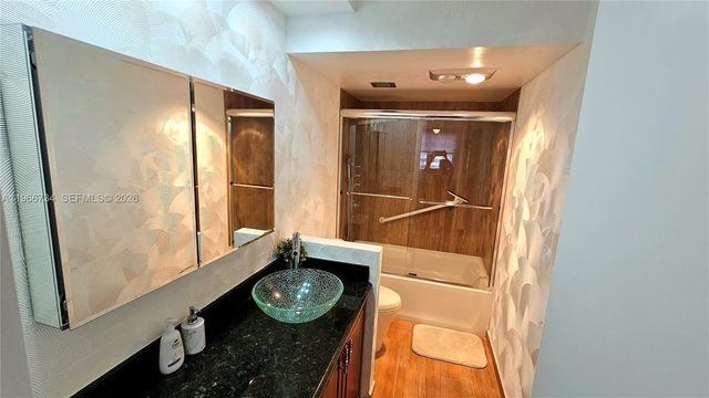 1980 S Ocean Dr 7F, Hallandale Beach, FL 33009