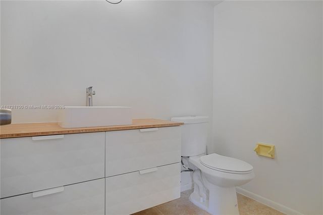 9381 E Bay Harbor Dr 301N, Bay Harbor Islands, FL 33154