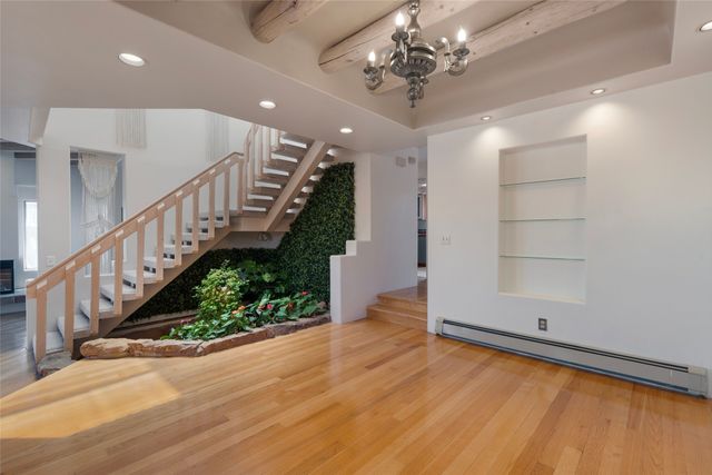 768 Calle Altamira, Santa Fe, NM 87501
