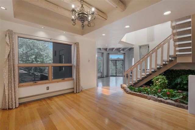 768 Calle Altamira, Santa Fe, NM 87501