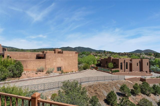 768 Calle Altamira, Santa Fe, NM 87501