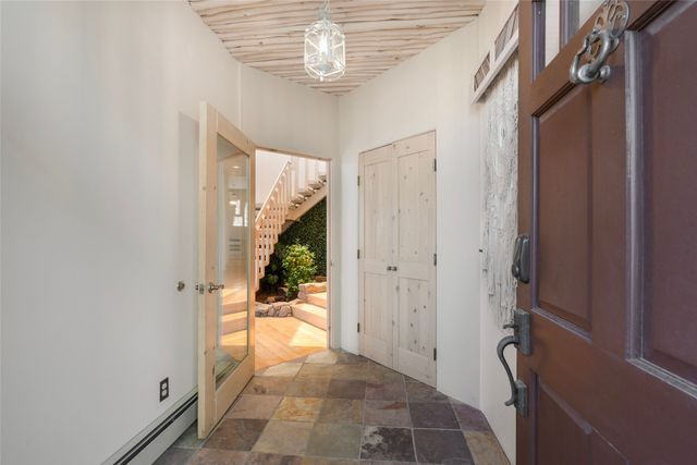 768 Calle Altamira, Santa Fe, NM 87501
