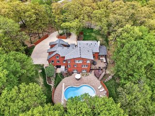 19055 Ridgewood Road, Deephaven, MN 55391