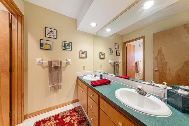 5680 Endwood Trail, Northfield, MN 55057