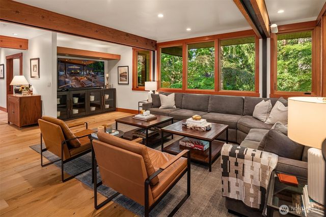 2716 106th Place SE, Beaux Arts, WA 98004