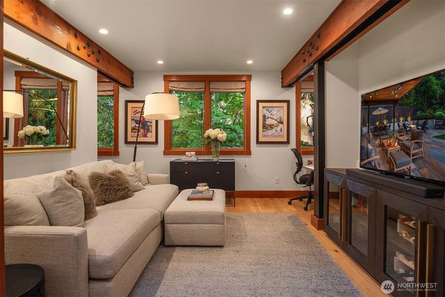 2716 106th Place SE, Beaux Arts, WA 98004