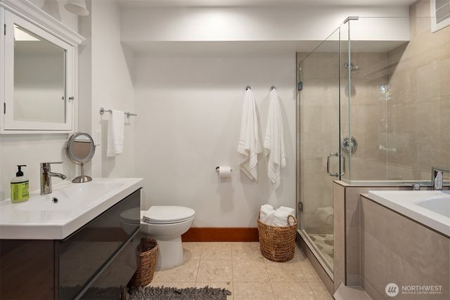 2716 106th Place SE, Beaux Arts, WA 98004