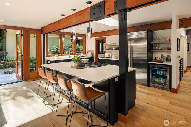2716 106th Place SE, Beaux Arts, WA 98004