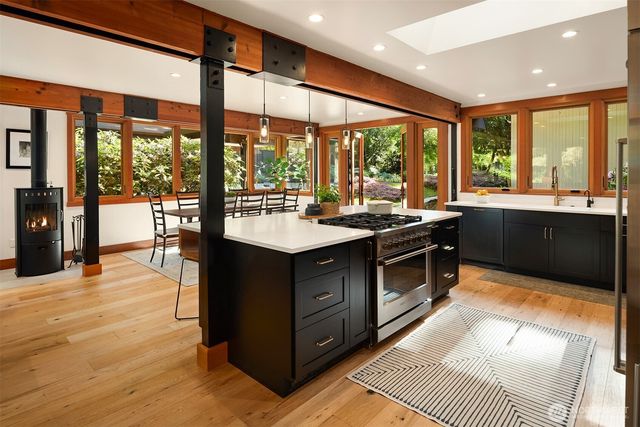 2716 106th Place SE, Beaux Arts, WA 98004