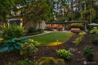 2716 106th Place SE, Beaux Arts, WA 98004