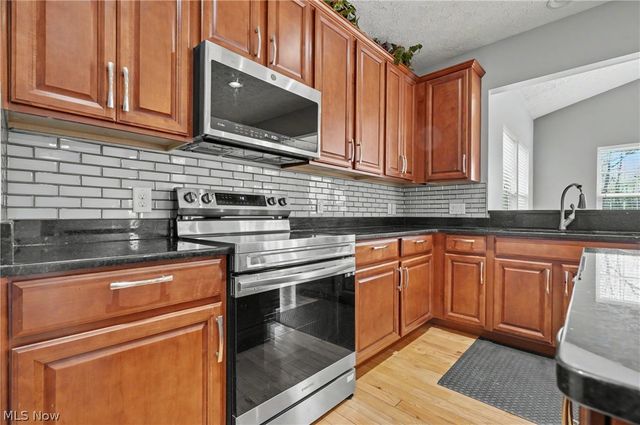 1246 Marsh Fern Lane, Akron, OH 44312