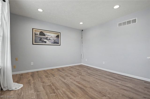 1246 Marsh Fern Lane, Akron, OH 44312