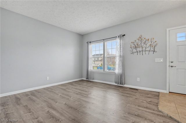 1246 Marsh Fern Lane, Akron, OH 44312