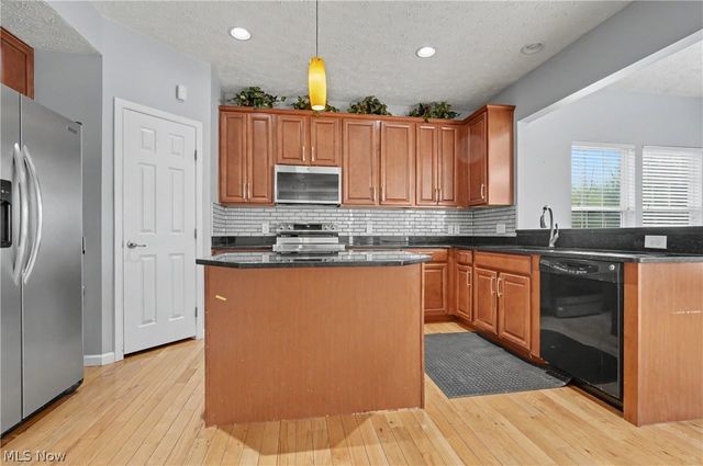 1246 Marsh Fern Lane, Akron, OH 44312