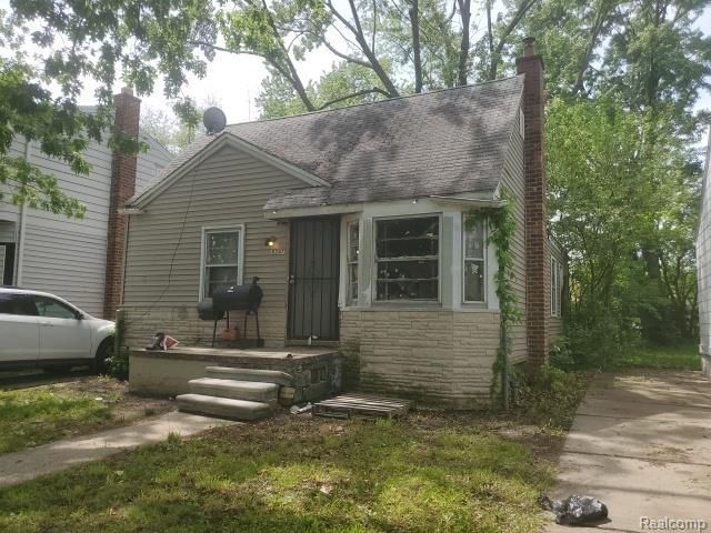 8247 Auburn Street, Detroit, MI 48228