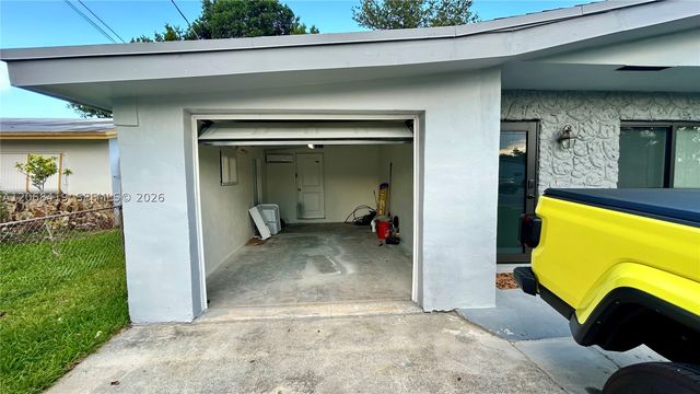 230 NW 8th Ave, Dania Beach, FL 33004
