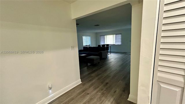 230 NW 8th Ave, Dania Beach, FL 33004