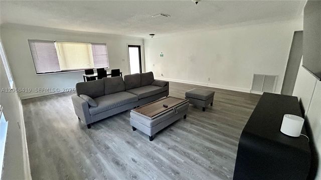 230 NW 8th Ave, Dania Beach, FL 33004