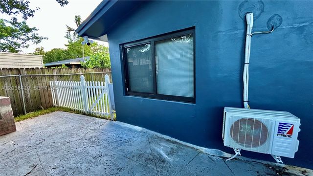 230 NW 8th Ave, Dania Beach, FL 33004