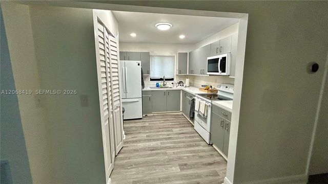 230 NW 8th Ave, Dania Beach, FL 33004