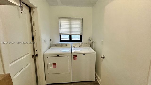230 NW 8th Ave, Dania Beach, FL 33004