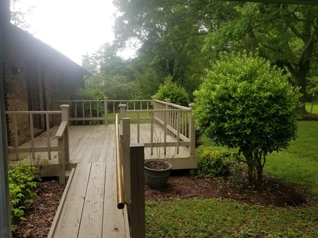 201 Sam Davis Dr, Springfield, TN 37172