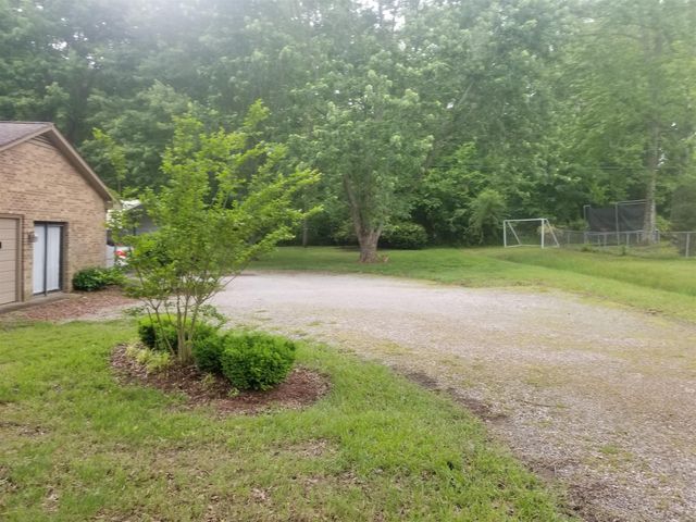 201 Sam Davis Dr, Springfield, TN 37172