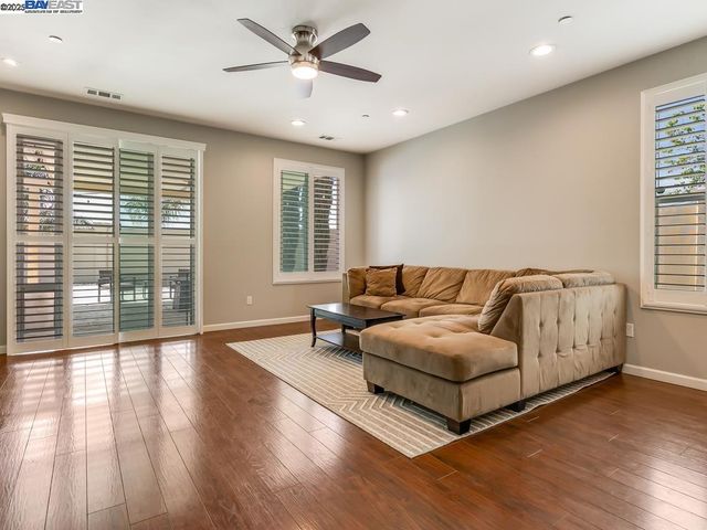 1178 Tropicana Ln, Brentwood, CA 94513