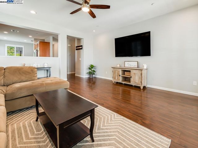 1178 Tropicana Ln, Brentwood, CA 94513