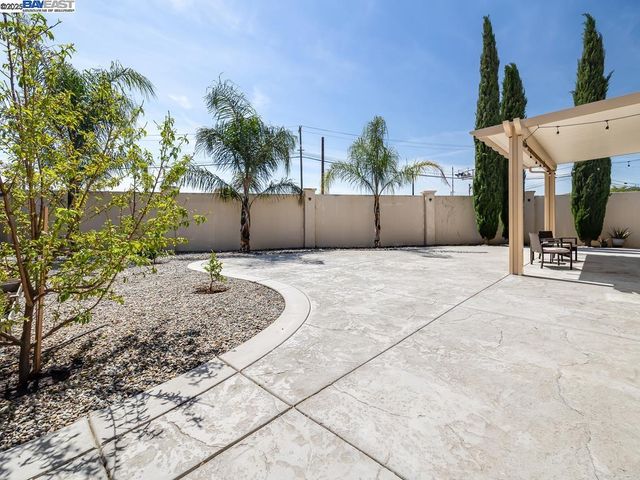 1178 Tropicana Ln, Brentwood, CA 94513