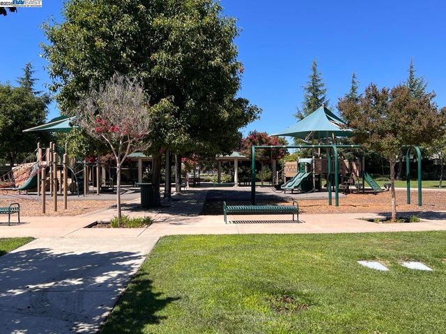 1178 Tropicana Ln, Brentwood, CA 94513