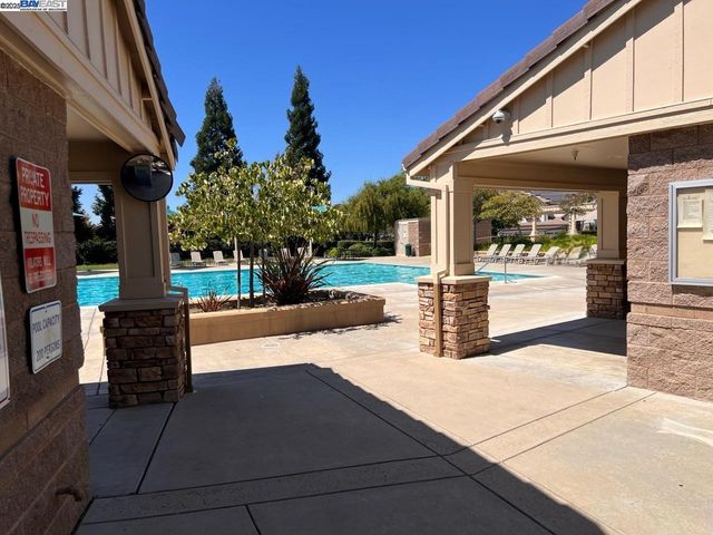 1178 Tropicana Ln, Brentwood, CA 94513