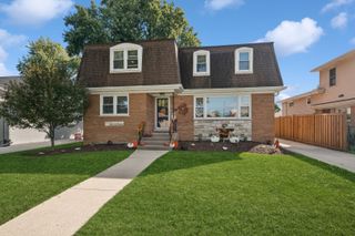 9043 Bartlett Avenue, Brookfield, IL 60513