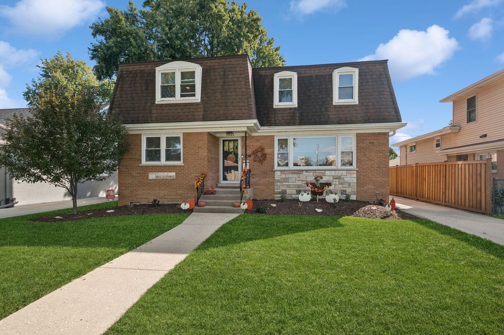 9043 Bartlett Avenue, Brookfield, IL 60513