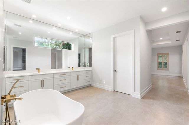 1086 Michigan AVE, Naples, FL 34103