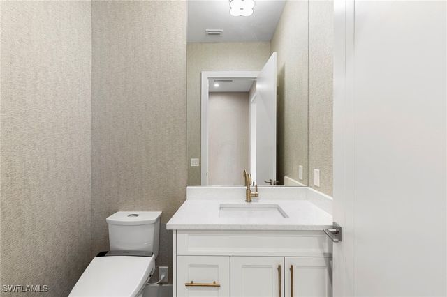 1086 Michigan AVE, Naples, FL 34103