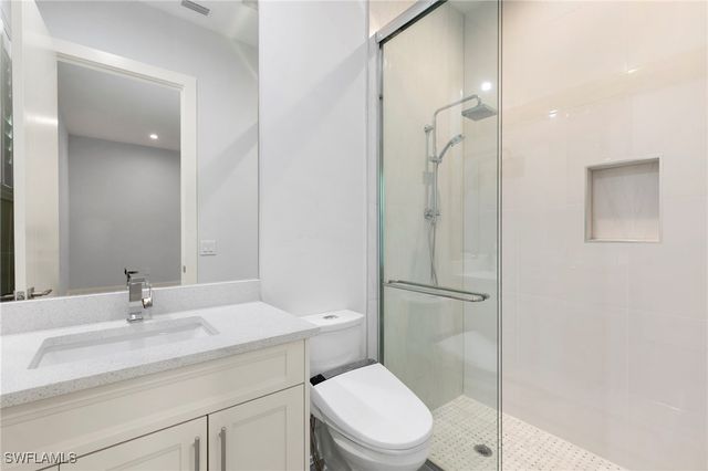 1086 Michigan AVE, Naples, FL 34103