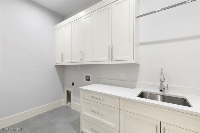 1086 Michigan AVE, Naples, FL 34103