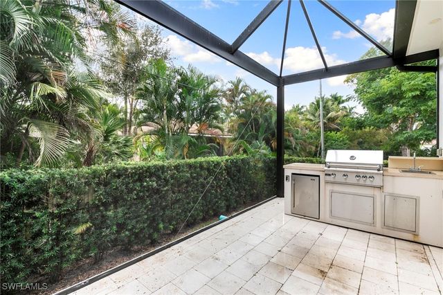 1086 Michigan AVE, Naples, FL 34103