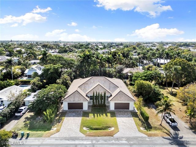 1086 Michigan AVE, Naples, FL 34103