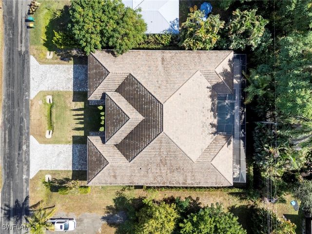 1086 Michigan AVE, Naples, FL 34103