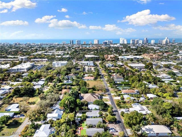 1086 Michigan AVE, Naples, FL 34103