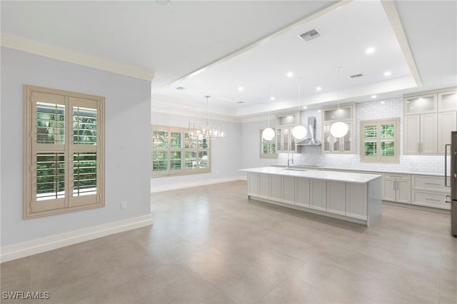 1086 Michigan AVE, Naples, FL 34103