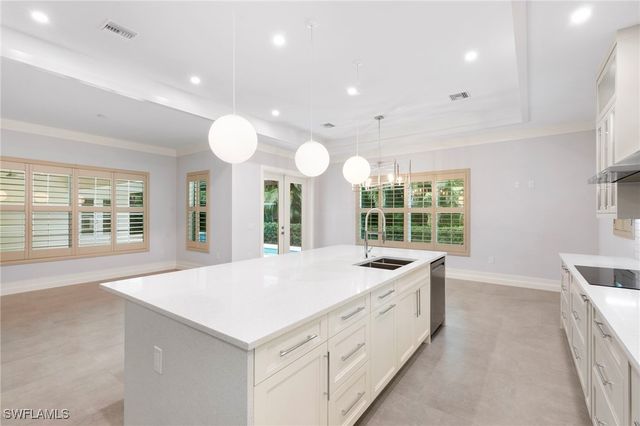 1086 Michigan AVE, Naples, FL 34103