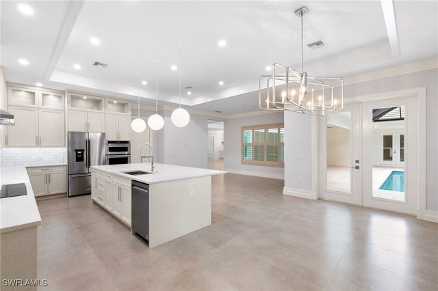 1086 Michigan AVE, Naples, FL 34103