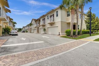 99 Palm Ln 99, Royal Palm Beach, FL 33411