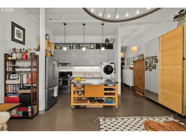 1314 Nw IRVING St 607, Portland, OR 97209