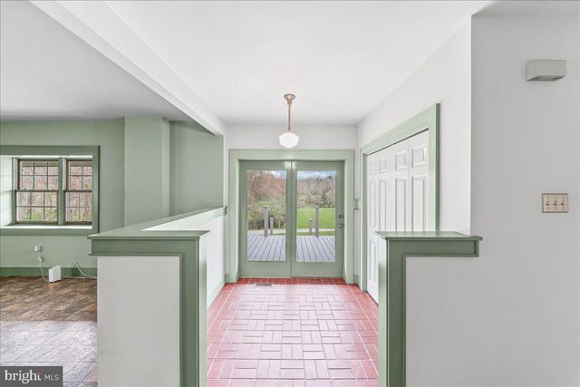 202 CREEK RD, Lincoln University, PA 19352